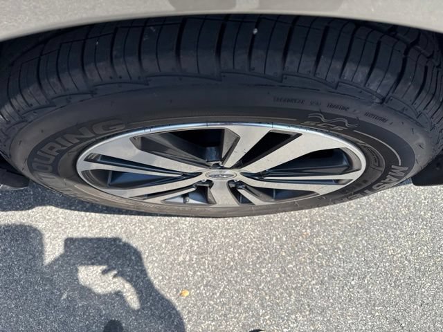 Used 2019 Subaru Outback 2.5i Limited AWD/4WD image 5
