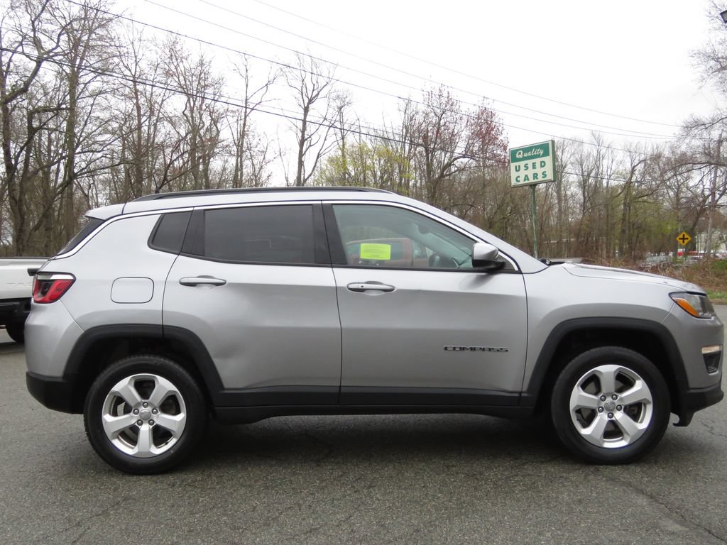Used 2019 Jeep Compass Latitude w/ Popular Equipment Group AWD/4WD image 4