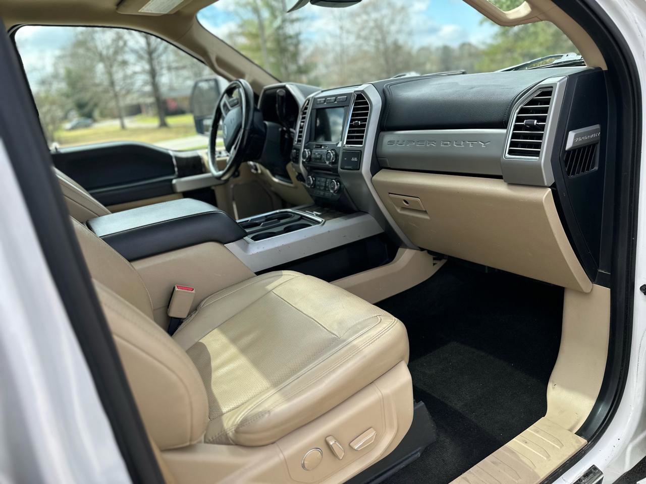 Used 2017 Ford F250 Lariat w/ Lariat Ultimate Package AWD/4WD image 16