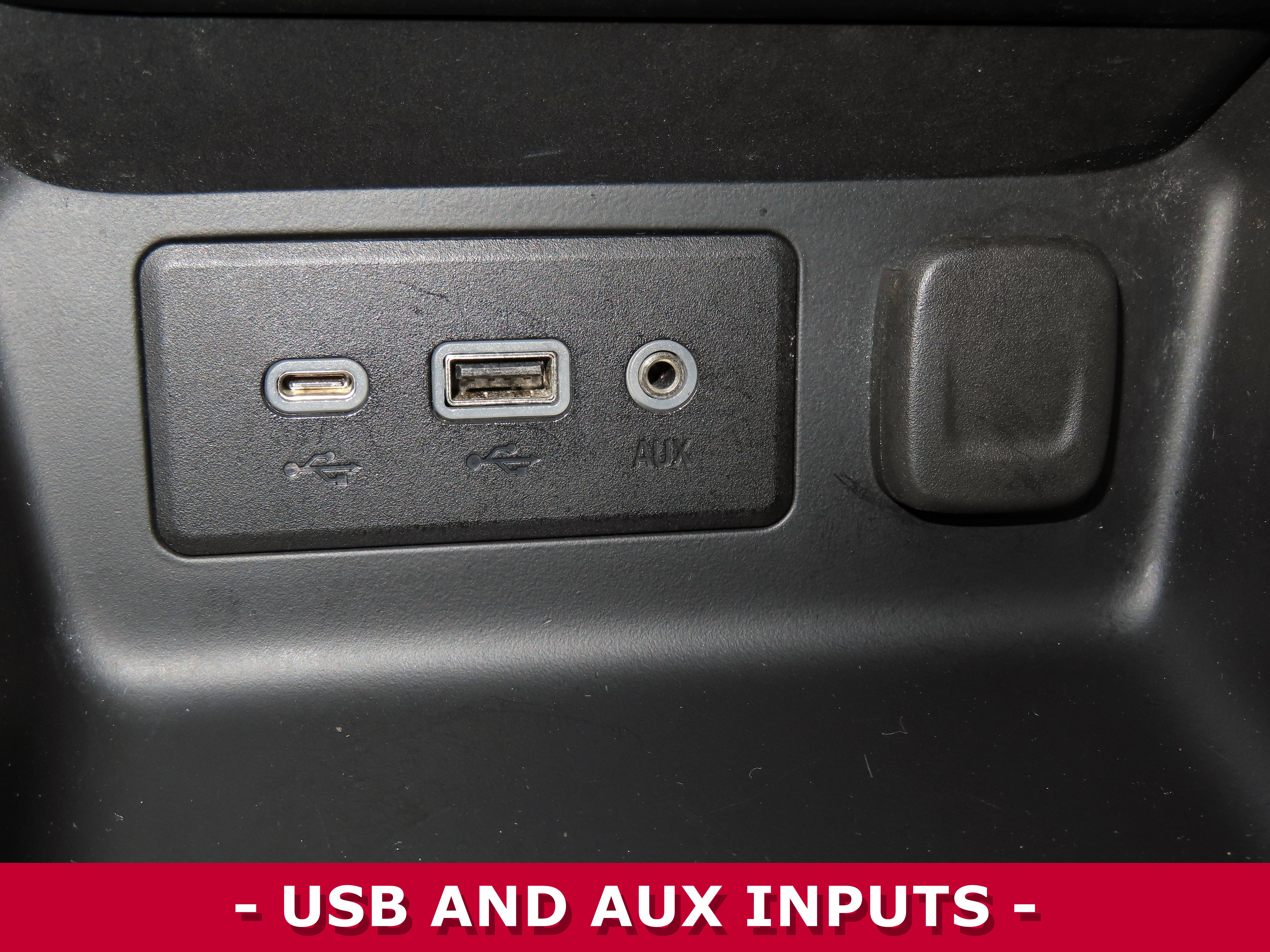 Used 2023 GMC Terrain SLE w/ Driver Convenience Package image 21