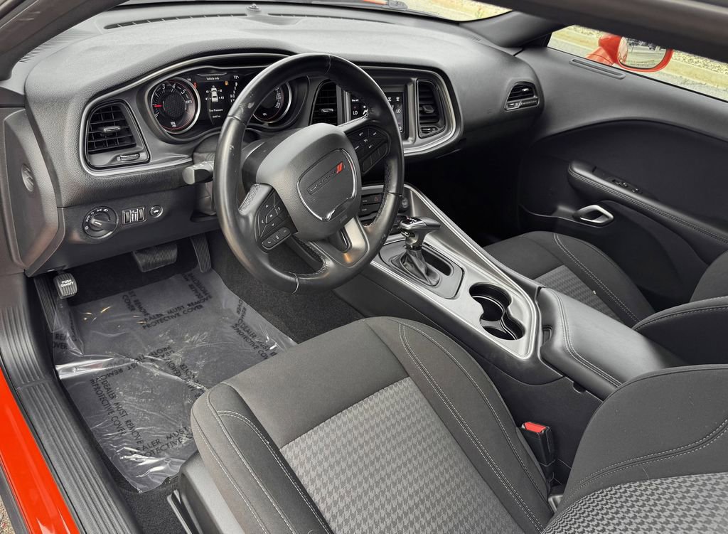 Used 2021 Dodge Challenger SXT image 15