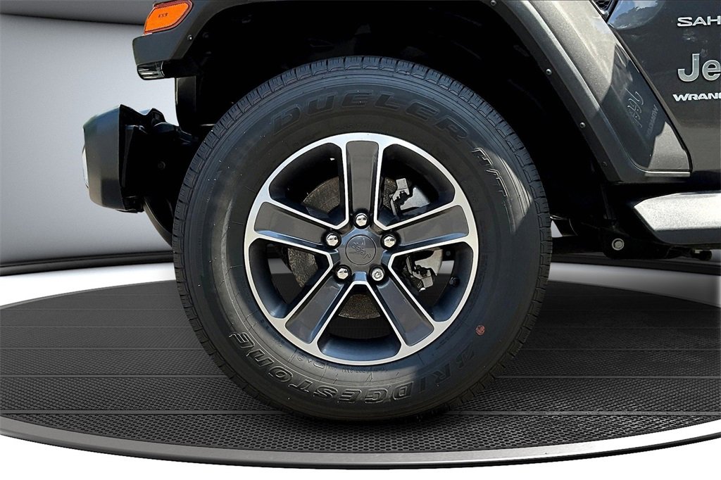 Used 2023 Jeep Wrangler Sahara image 34
