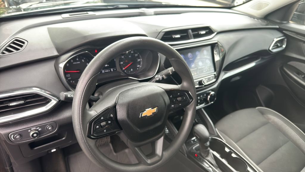 Used 2023 Chevrolet TrailBlazer LT w/ Convenience Package AWD/4WD image 16