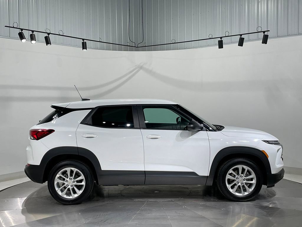 Used 2025 Chevrolet TrailBlazer LS w/ LS Convenience Package FWD image 10