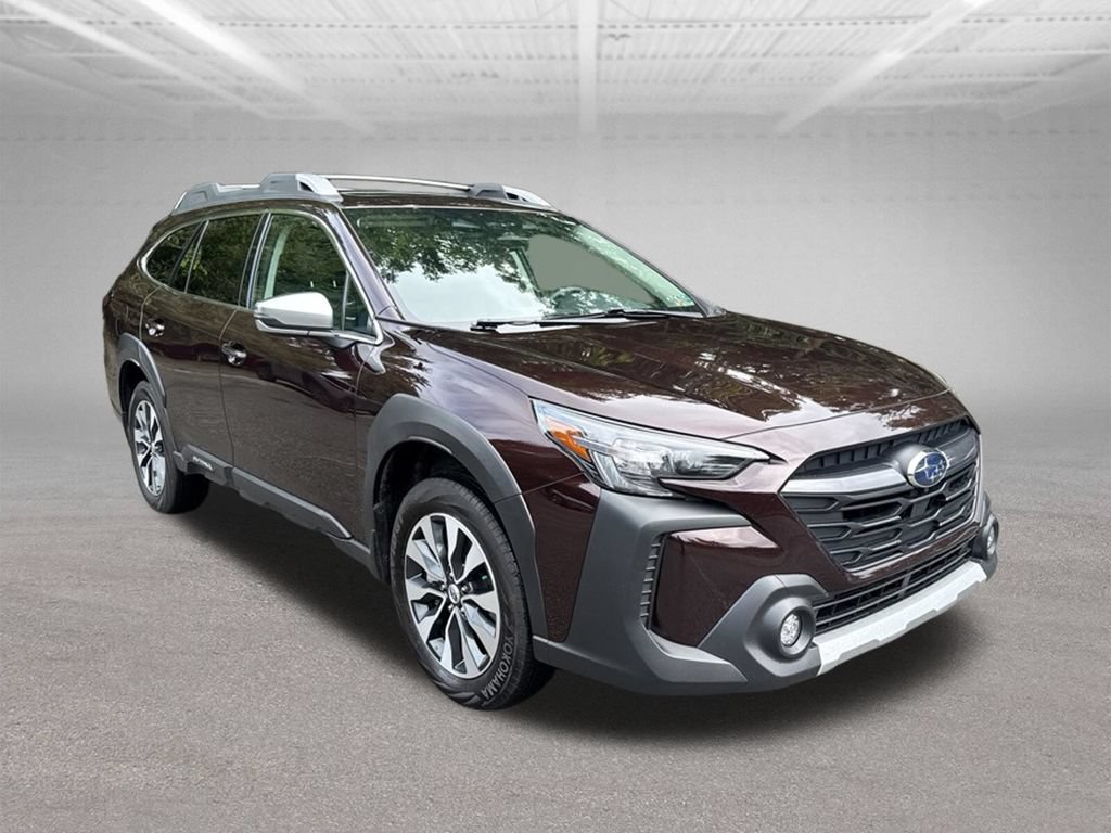 Used 2025 Subaru Outback Touring AWD/4WD image 3