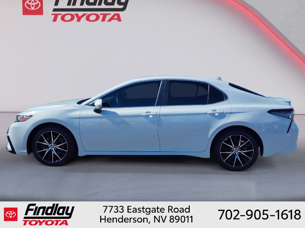 Used 2024 Toyota Camry SE FWD image 2