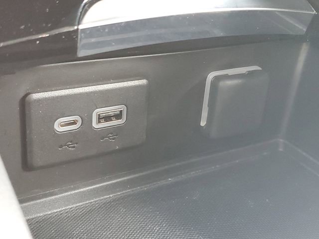 Certified 2023 Buick Envision Essence image 30