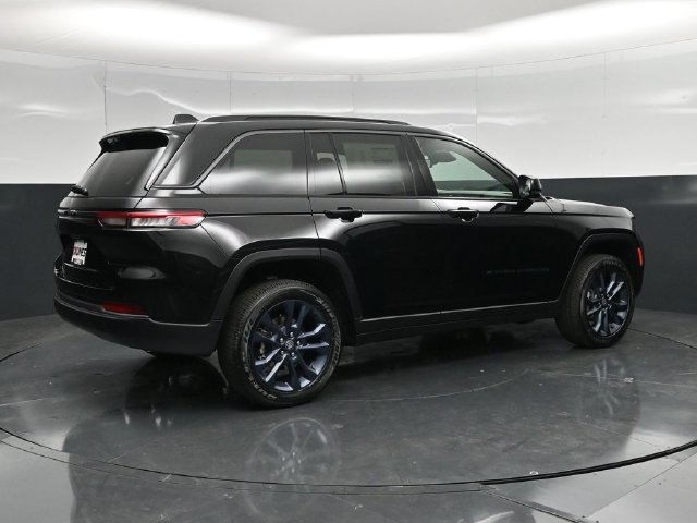 New 2026 Jeep Grand Cherokee Limited AWD/4WD image 2