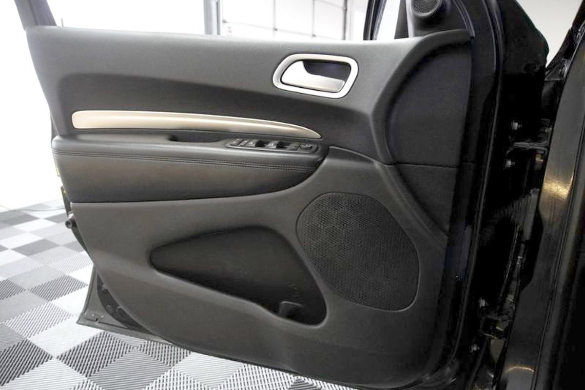 Used 2020 Dodge Durango SXT image 23