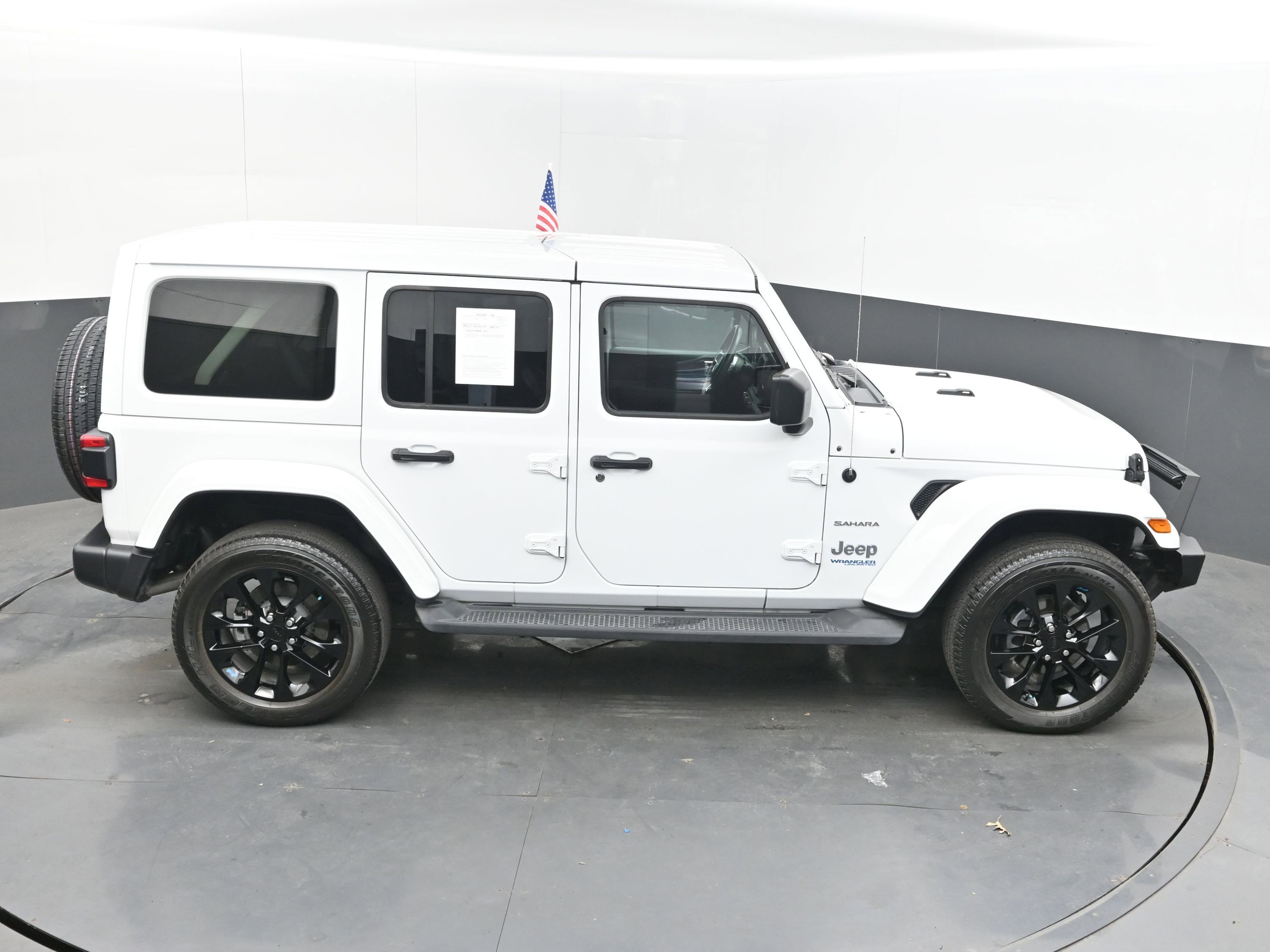 Used 2022 Jeep Wrangler Unlimited Sahara w/ Cold Weather Group AWD/4WD image 38