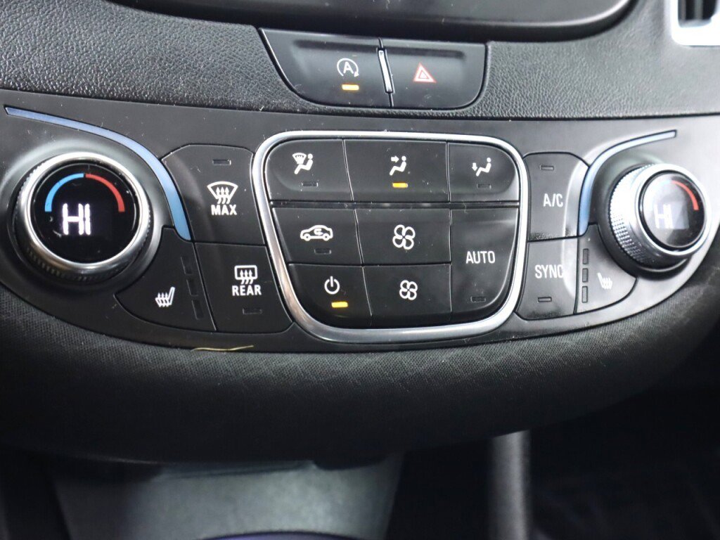 Used 2021 Chevrolet Malibu LT FWD image 22