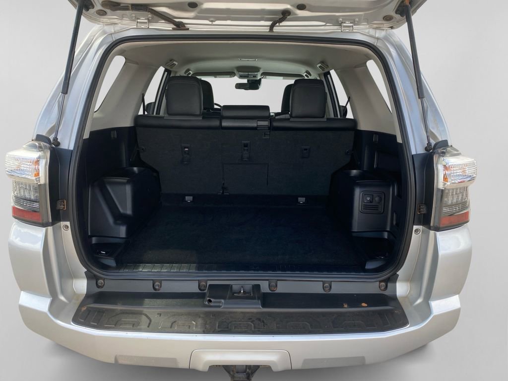 Used 2022 Toyota 4Runner SR5 Premium image 10