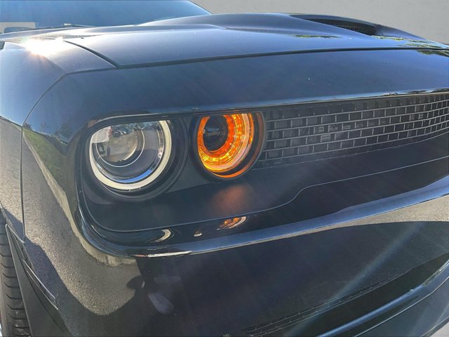 Used 2016 Dodge Challenger SRT Hellcat RWD image 28