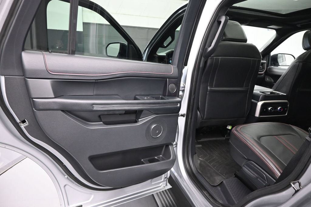 Used 2023 Ford Expedition Limited AWD/4WD image 11