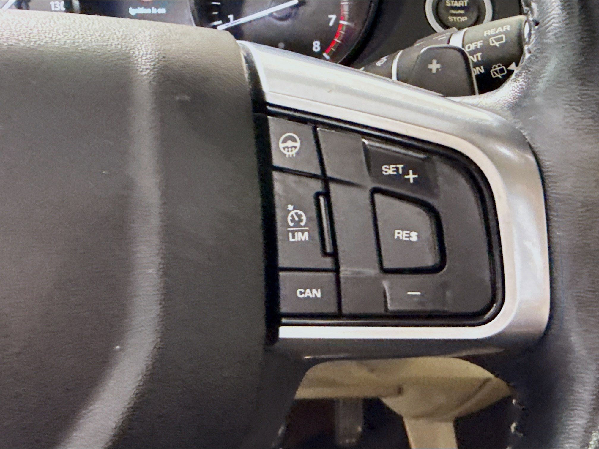 Used 2019 Land Rover Discovery Sport HSE AWD/4WD image 15