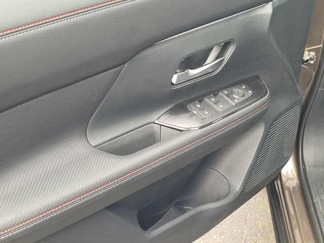 New 2026 Nissan Kicks SR w/ Cold Weather Package image 8
