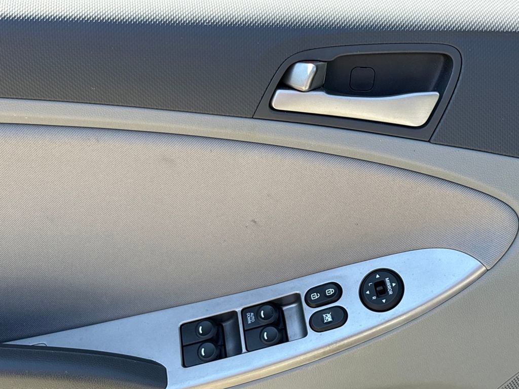 Used 2016 Hyundai Accent SE image 16