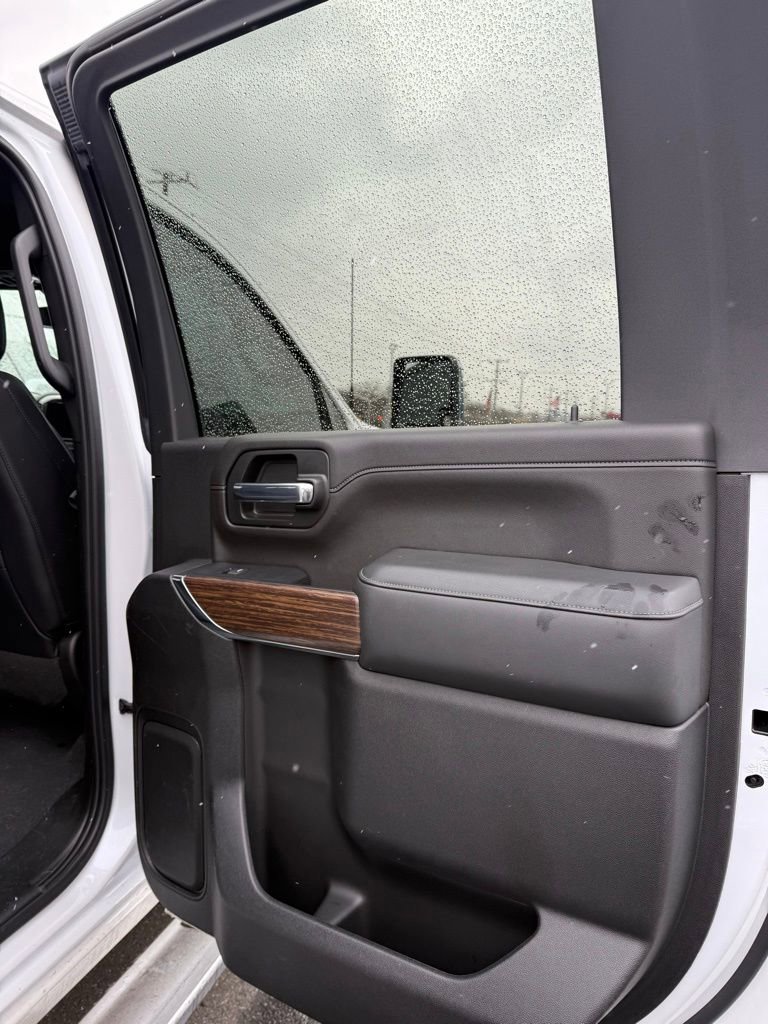 Used 2023 Chevrolet Silverado 2500 High Country w/ Safety Package II image 16