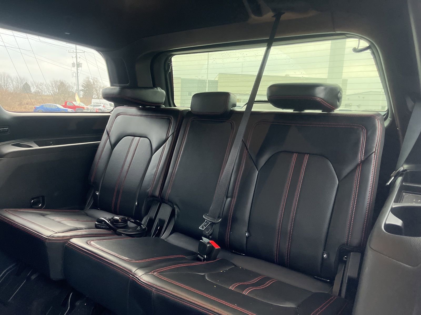 Used 2021 Ford Expedition Limited image 7