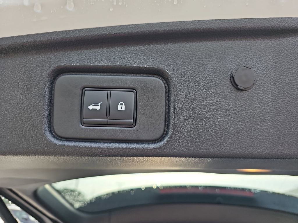 New 2026 Nissan Pathfinder Platinum w/ Lighting Package FWD image 18