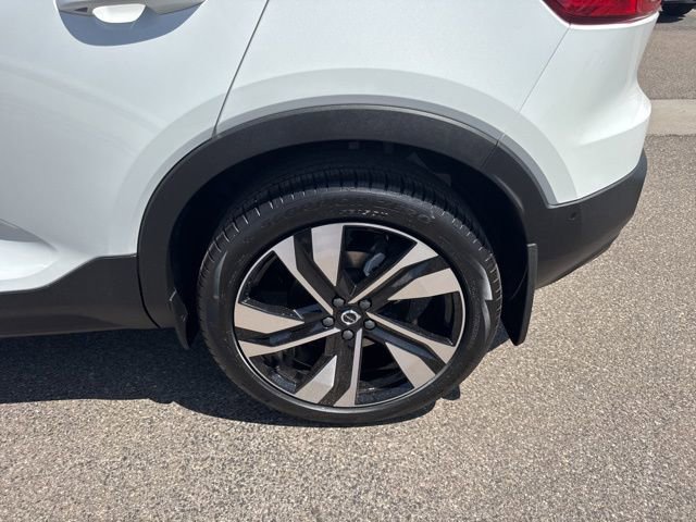 New 2026 Volvo XC40 B5 Plus w/ Climate Package AWD/4WD image 9