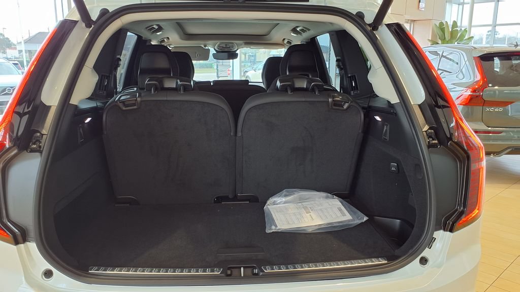 New 2026 Volvo XC90 B6 Plus w/ Protection Package AWD/4WD image 9