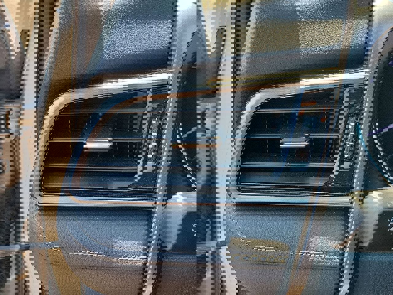 Used 2019 Toyota Camry SE image 29