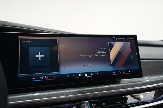 Used 2025 BMW 740i xDrive image 26