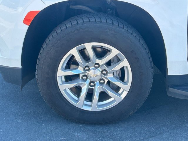 Used 2022 Chevrolet Suburban 4WD image 11