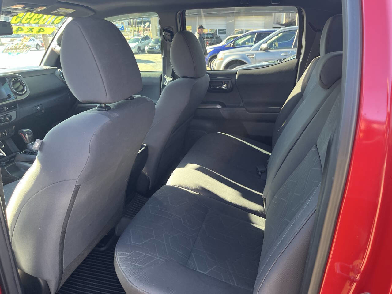 Used 2016 Toyota Tacoma TRD Off-Road image 8