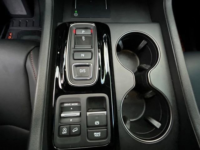 Used 2025 Honda Pilot TrailSport image 33