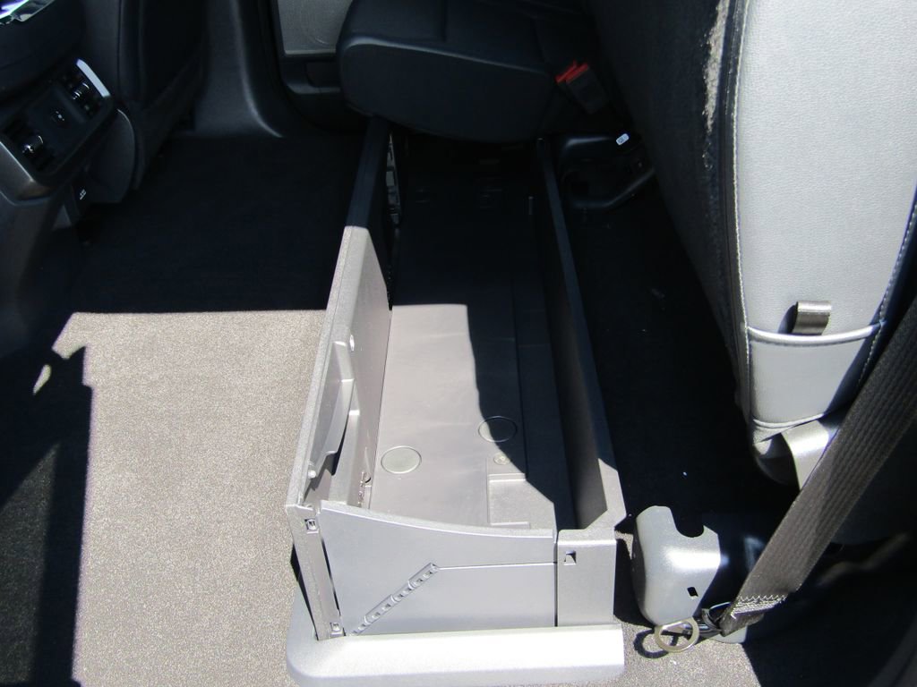 New 2025 Ford F150 Lariat w/ Equipment Group 501A Mid image 12