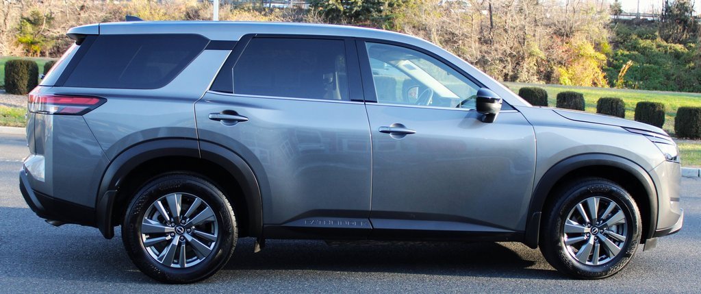 Certified 2024 Nissan Pathfinder S image 5