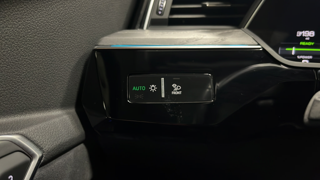 Used 2022 Audi e-tron Prestige w/ Prestige Package AWD/4WD image 31