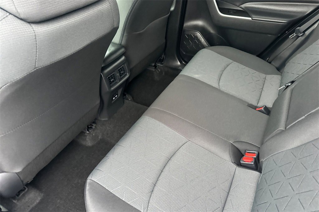 Used 2025 Toyota RAV4 XLE image 13