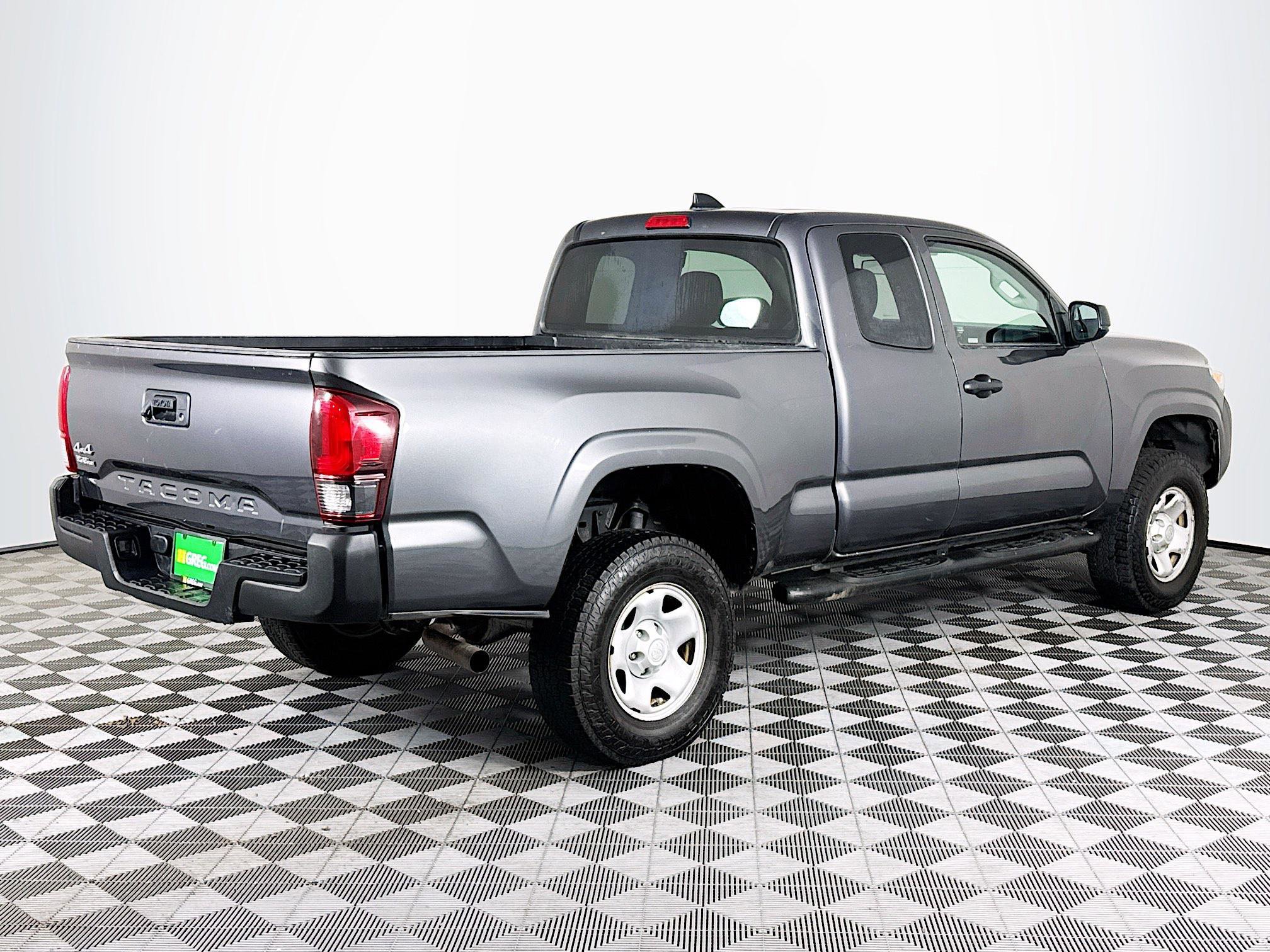 Used 2020 Toyota Tacoma SR image 10