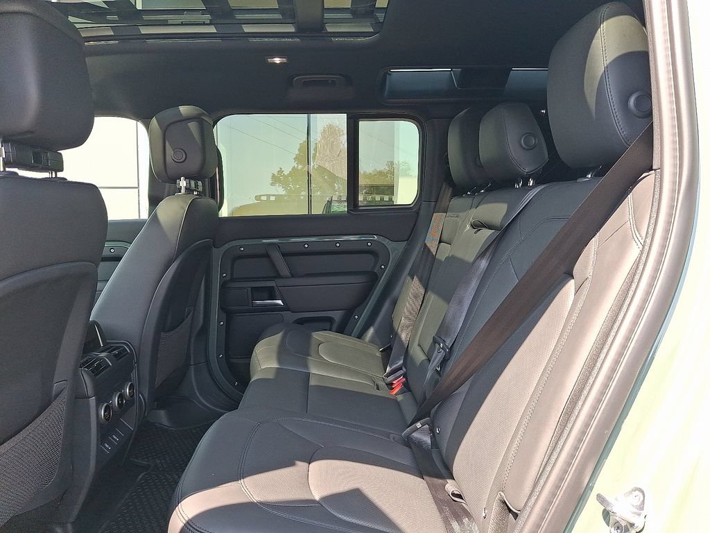 New 2026 Land Rover Defender 110 AWD/4WD image 6