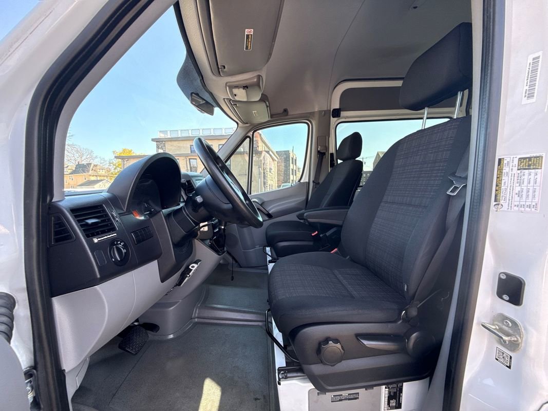 Used 2017 Mercedes-Benz Sprinter 2500 image 13