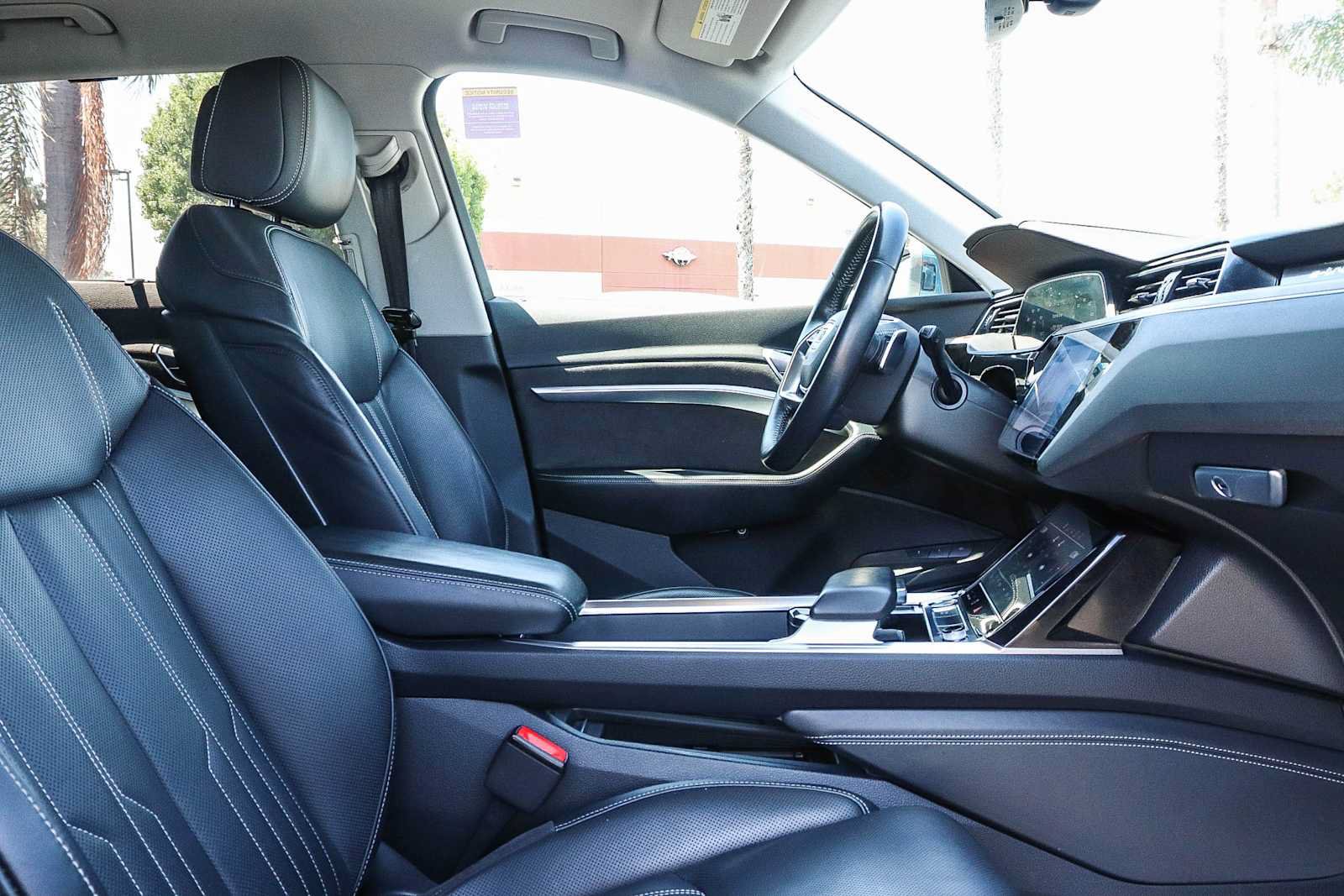 Used 2019 Audi e-tron Prestige w/ Prestige Package AWD/4WD image 27