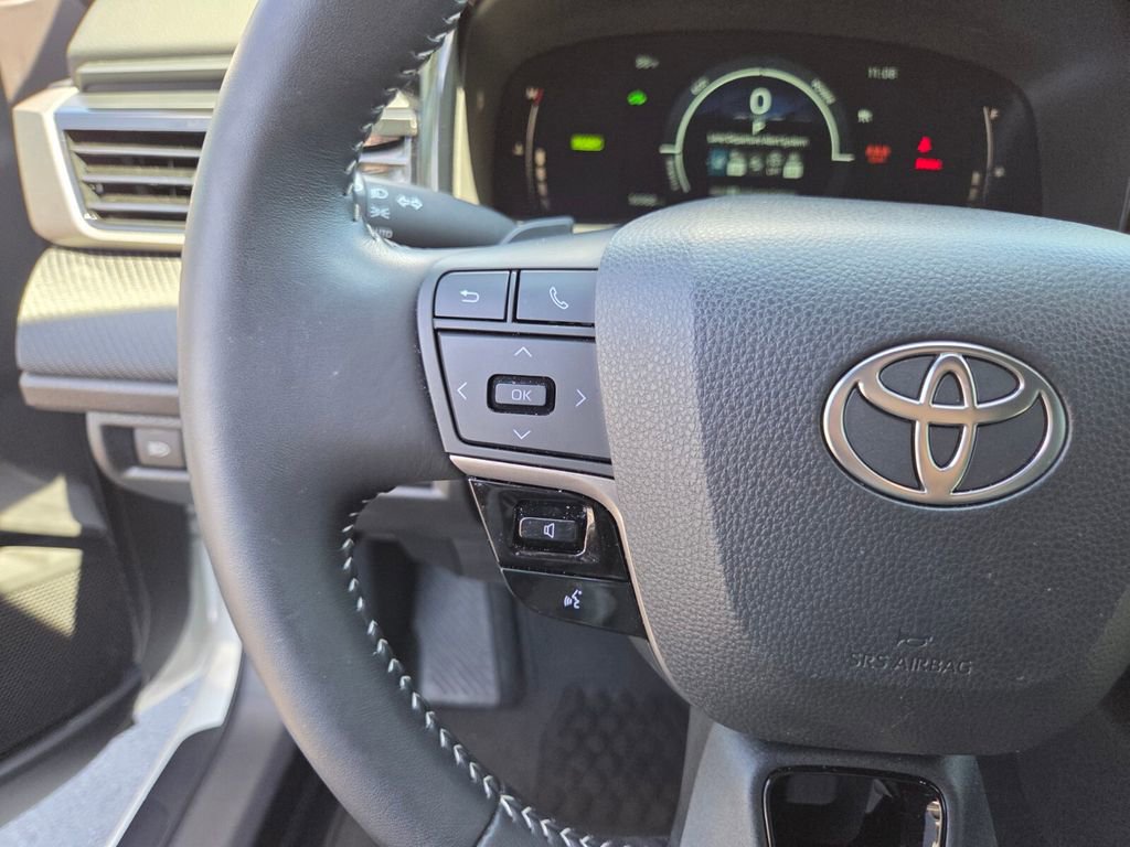 Certified 2025 Toyota Camry SE FWD image 30