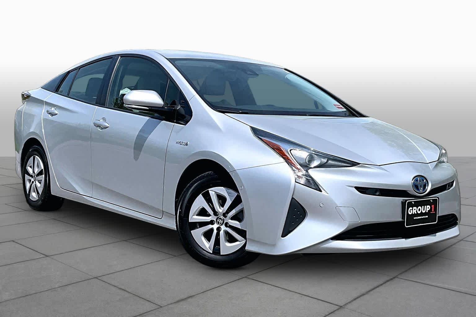 Used 2018 Toyota Prius Two w/ Prius Two Safety Plus Package FWD image 3
