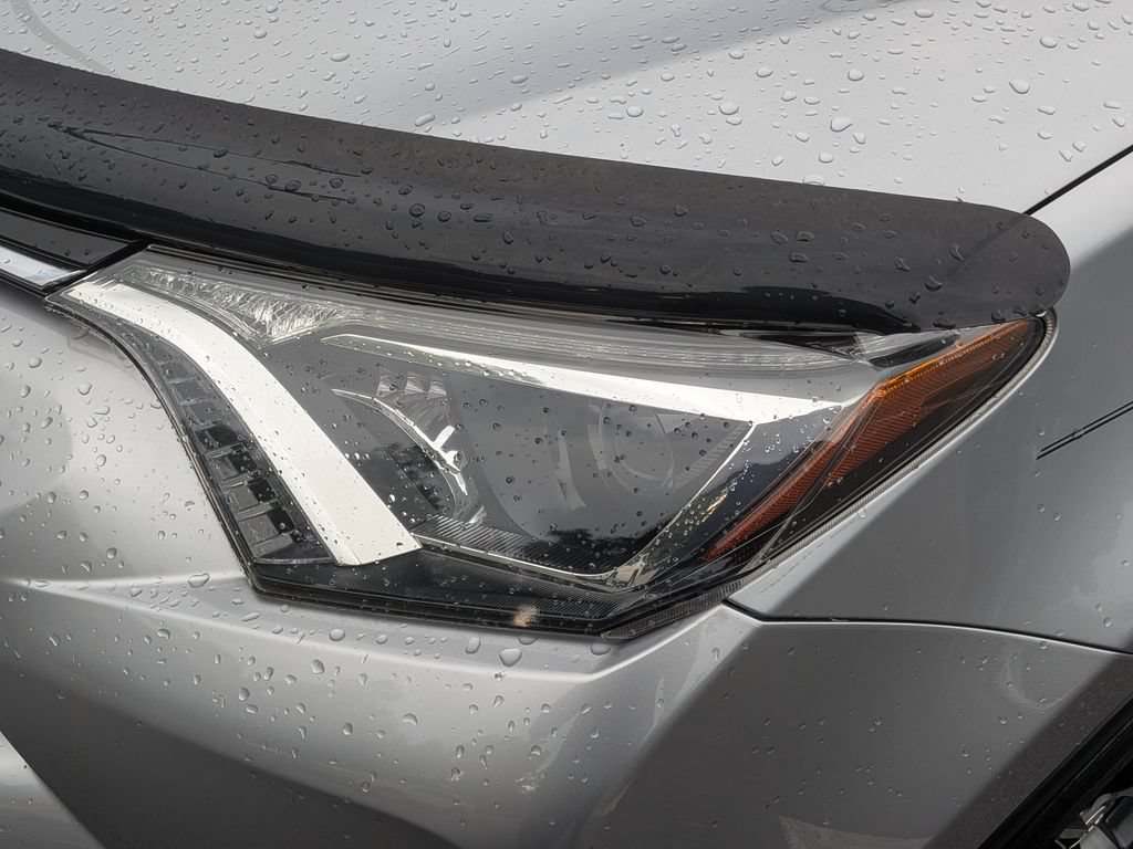 Used 2018 Toyota RAV4 XLE FWD image 22