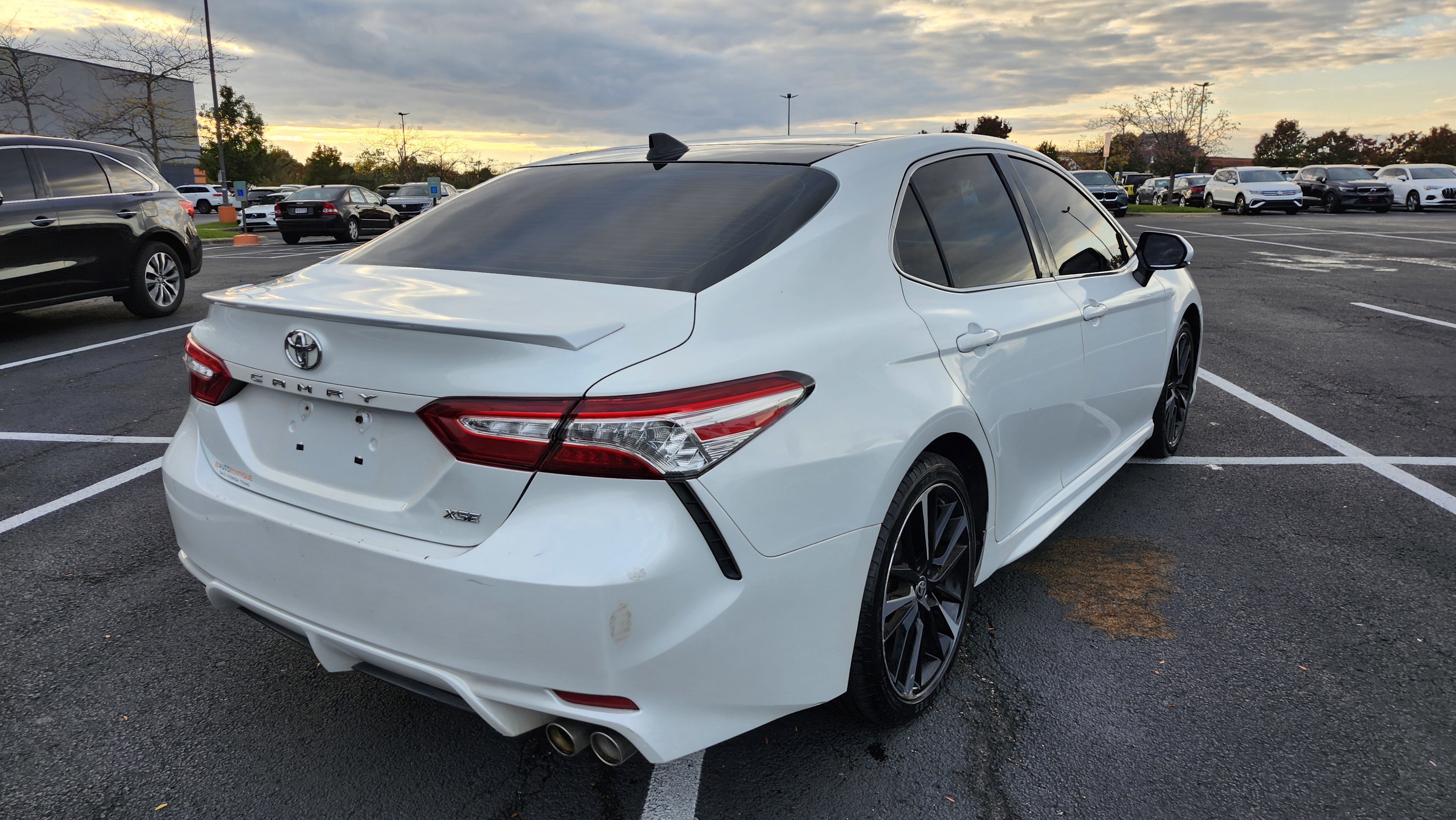 Used 2020 Toyota Camry XSE image 9