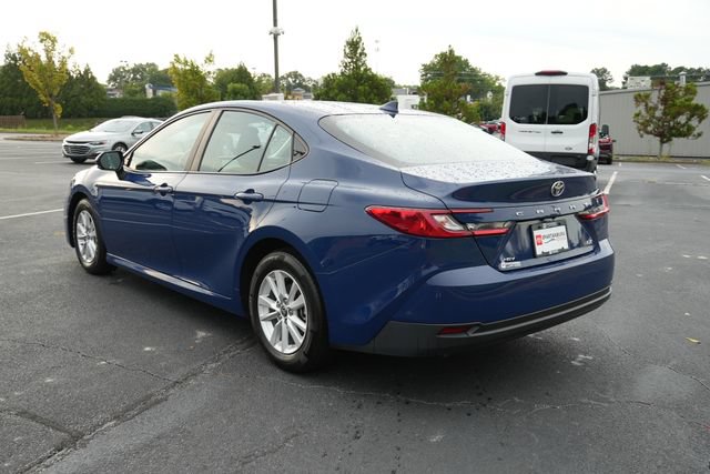 Used 2025 Toyota Camry LE FWD image 5
