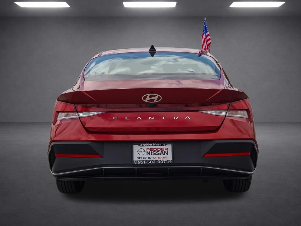 Used 2024 Hyundai Elantra SEL FWD image 5