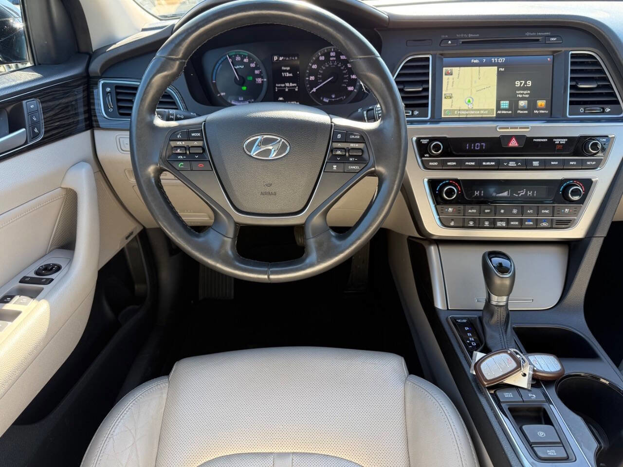 Used 2016 Hyundai Sonata Limited w/ Option Group 02 image 16