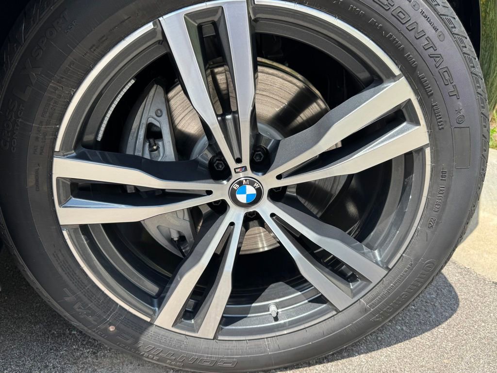 Used 2026 BMW X7 xDrive40i w/ M Sport Package image 7
