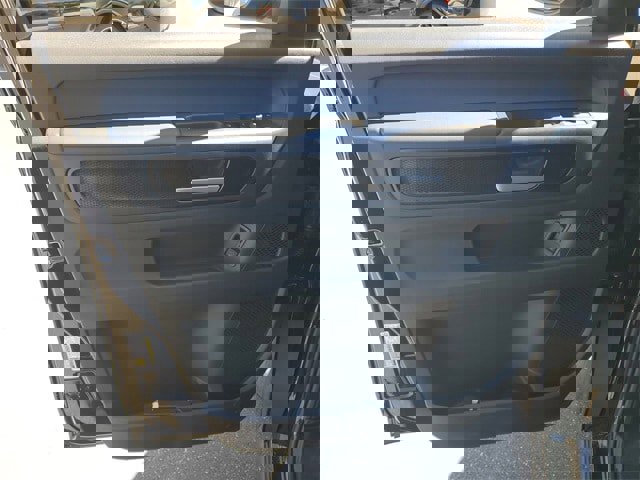 New 2025 Volkswagen ID. Buzz Pro S image 13