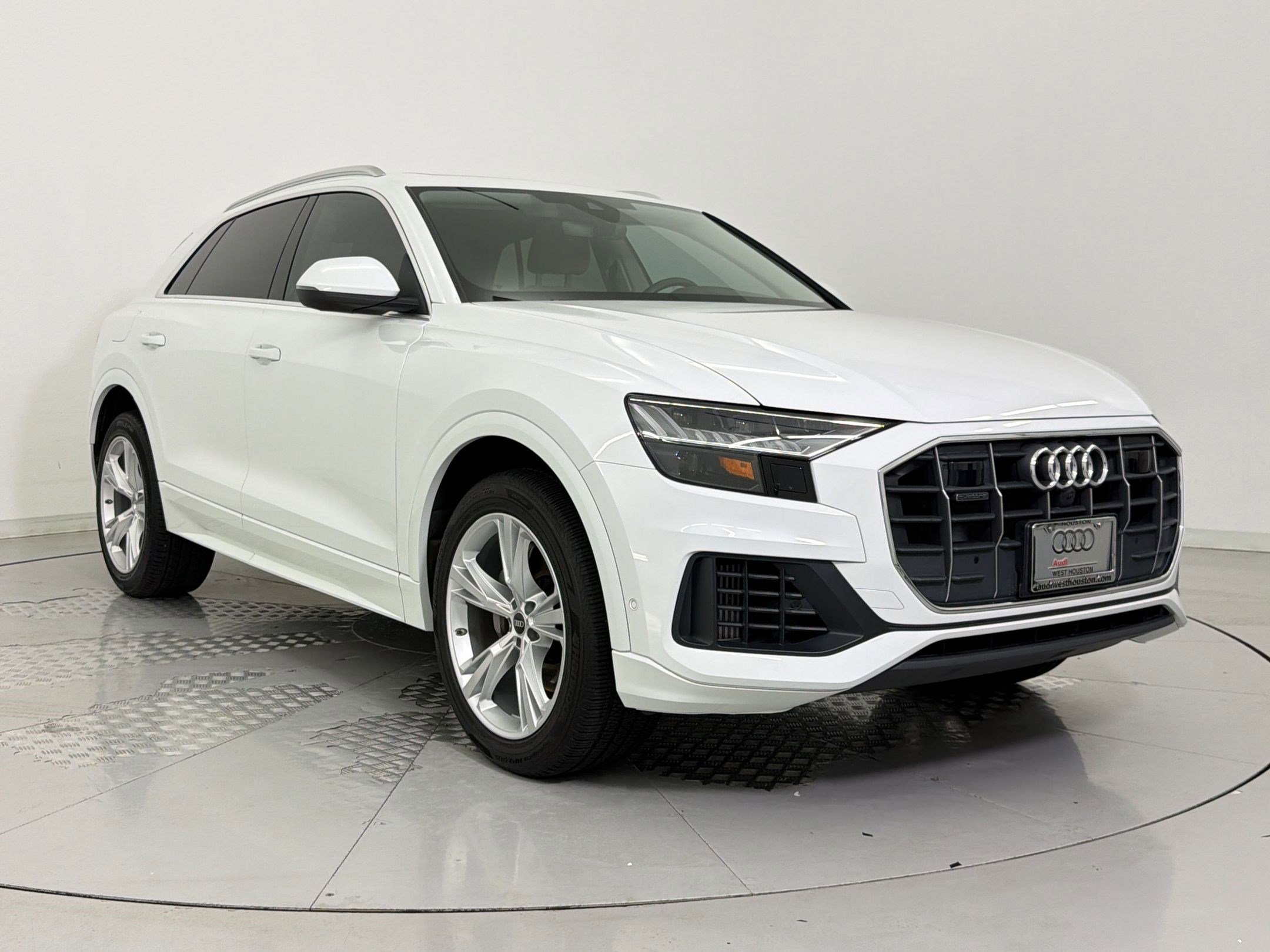 Used 2023 Audi Q8 Premium w/ Convenience Package AWD/4WD image 7
