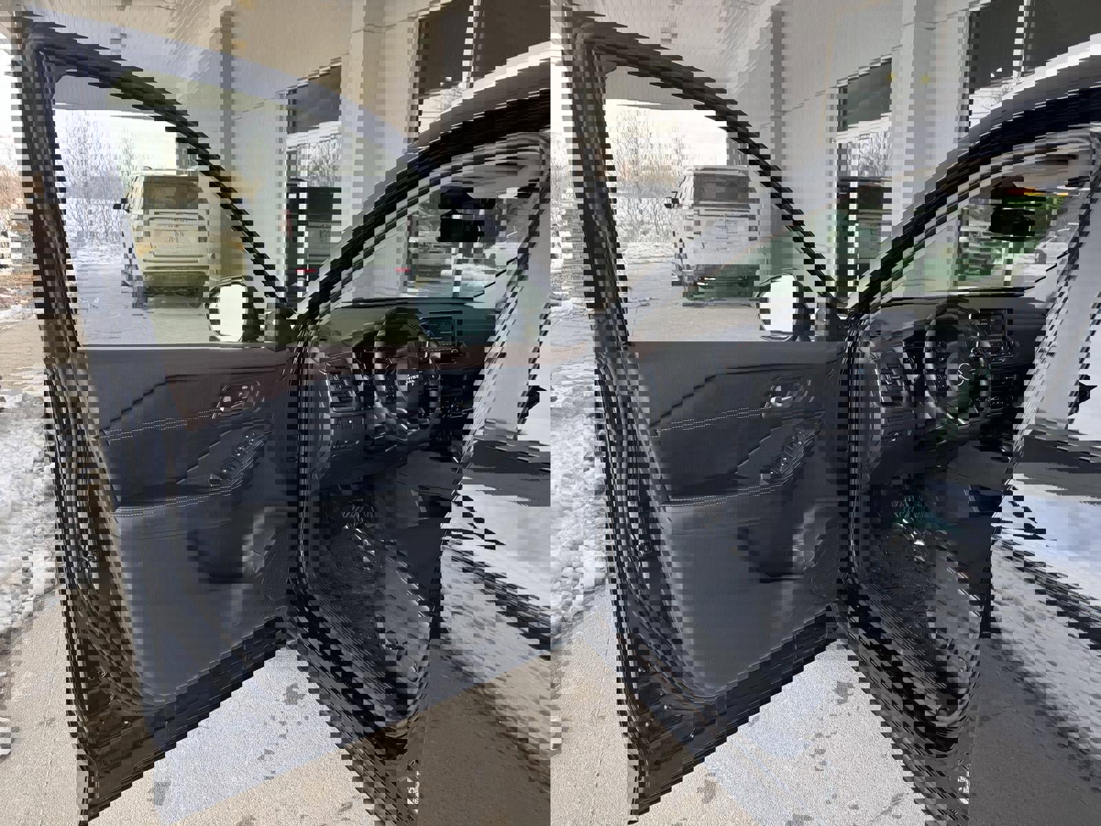 Used 2023 Nissan Rogue SV w/ SV Premium B Package AWD/4WD image 12